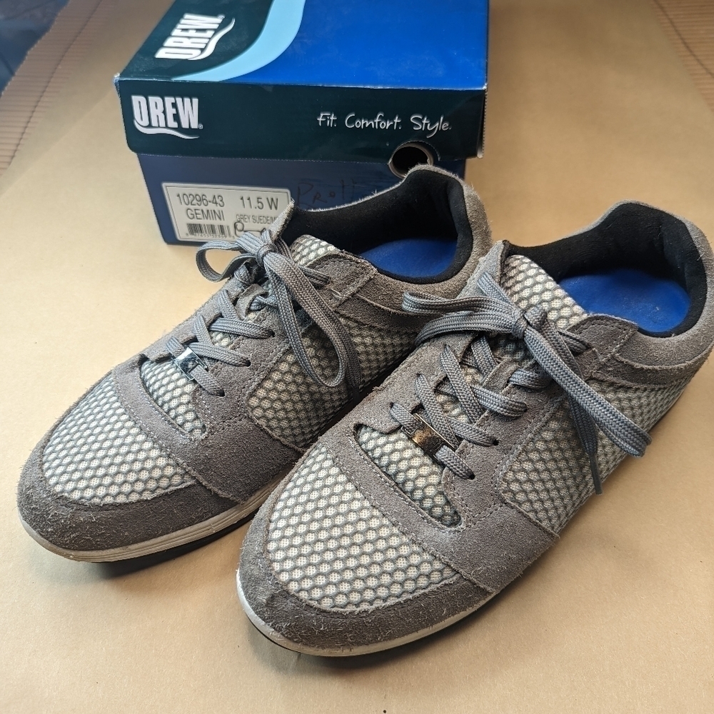 DREW GEMINI Women's Comfortable Walking Shoes  sz 11.5W WIDE Gray suede and mesh